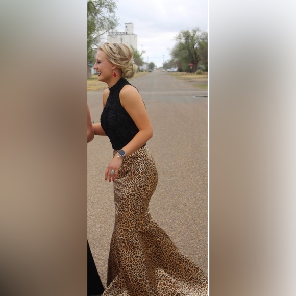 High Collar Exposed Leopard Pattern Mermaid
Gown. Worn once! - Picture 5 of 8